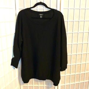 Jones & Co Woman’s Black knit long sleeve sweater